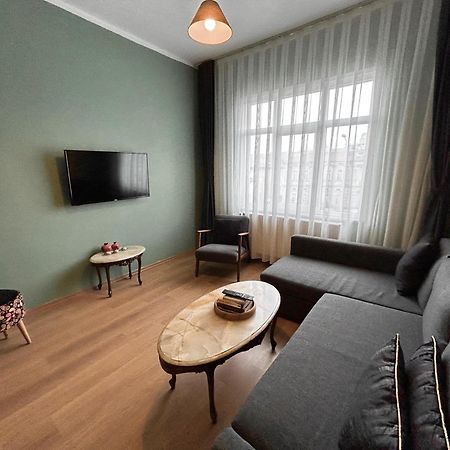 Waterfront Apartment By The Tram - Terrace With Dome & Golden Horn View In Fatih İstanbul Dış mekan fotoğraf