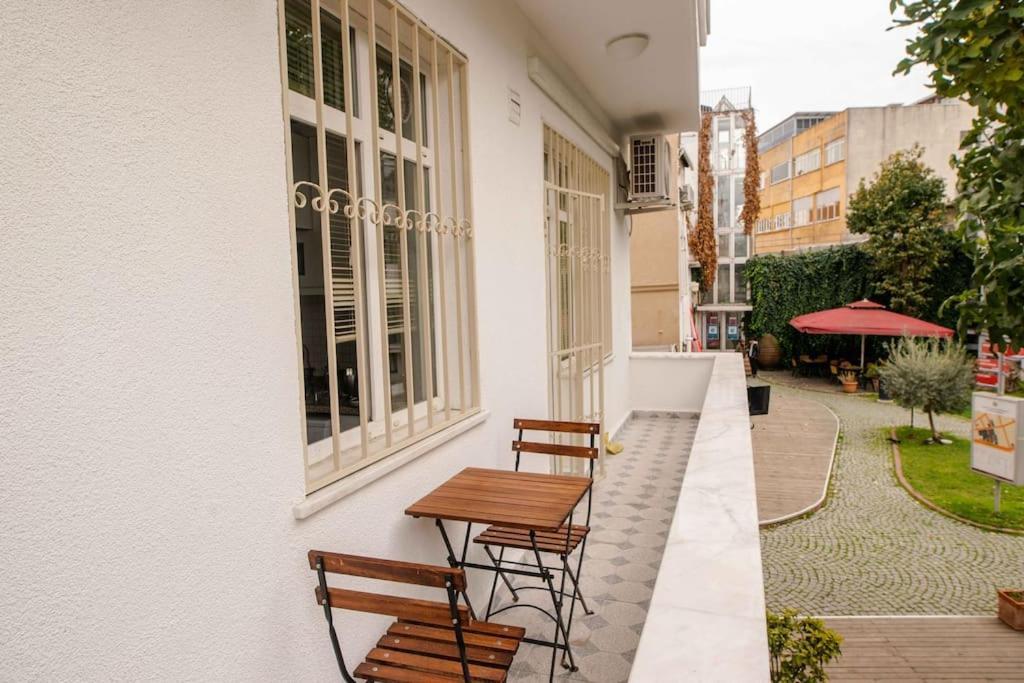 Waterfront Apartment By The Tram - Terrace With Dome & Golden Horn View In Fatih İstanbul Dış mekan fotoğraf