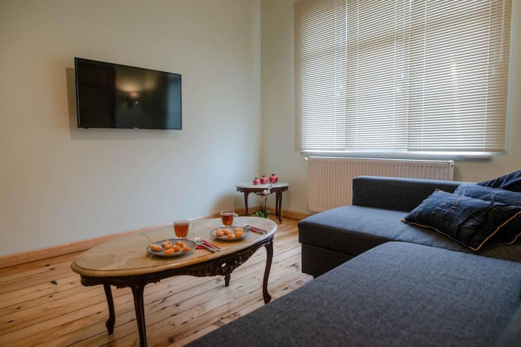 Waterfront Apartment By The Tram - Terrace With Dome & Golden Horn View In Fatih İstanbul Dış mekan fotoğraf