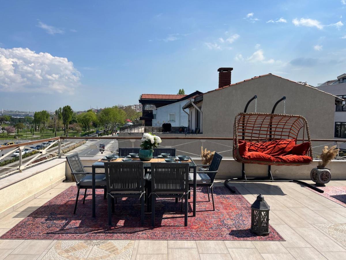 Waterfront Apartment By The Tram - Terrace With Dome & Golden Horn View In Fatih İstanbul Dış mekan fotoğraf
