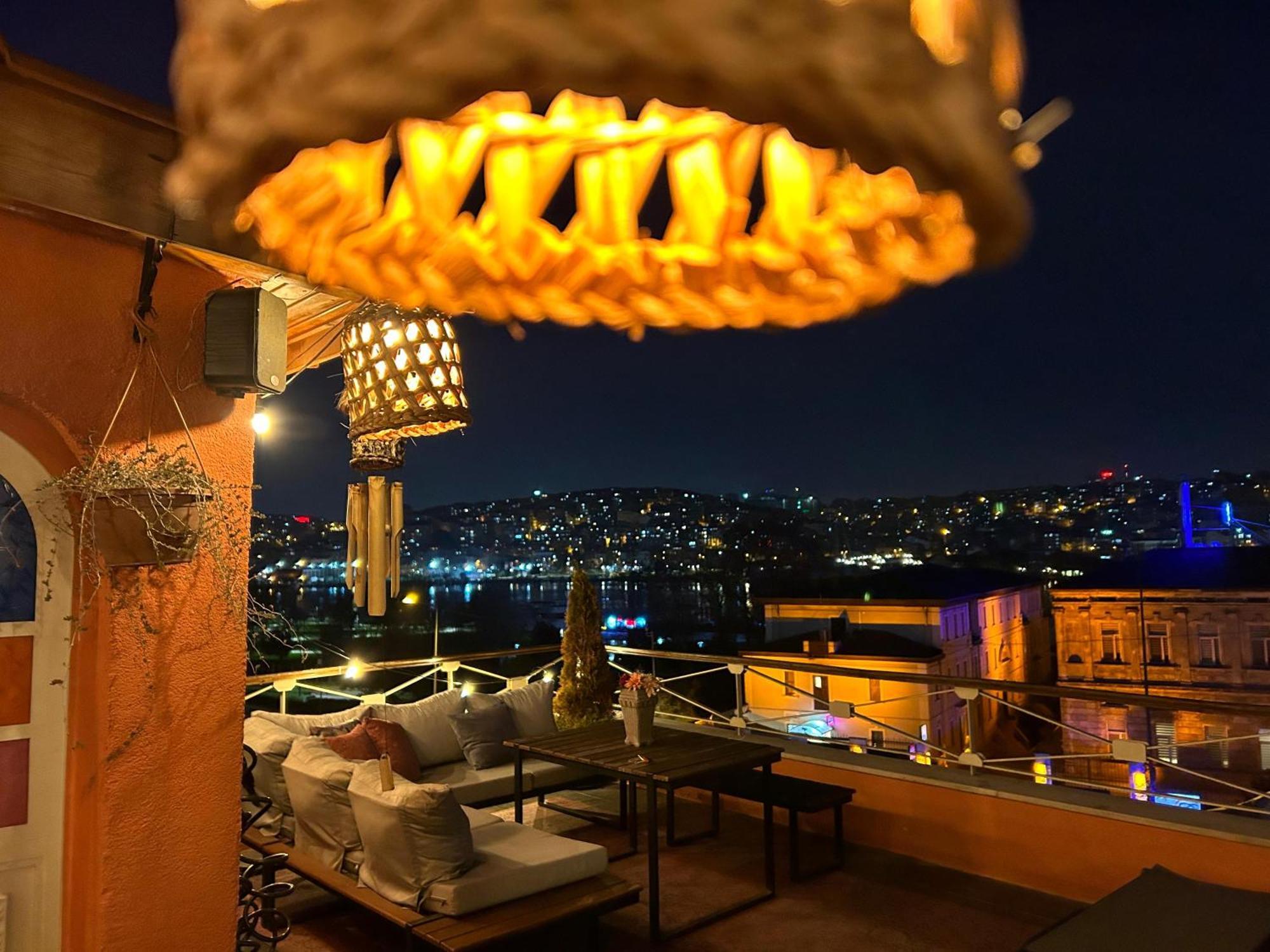 Waterfront Apartment By The Tram - Terrace With Dome & Golden Horn View In Fatih İstanbul Dış mekan fotoğraf