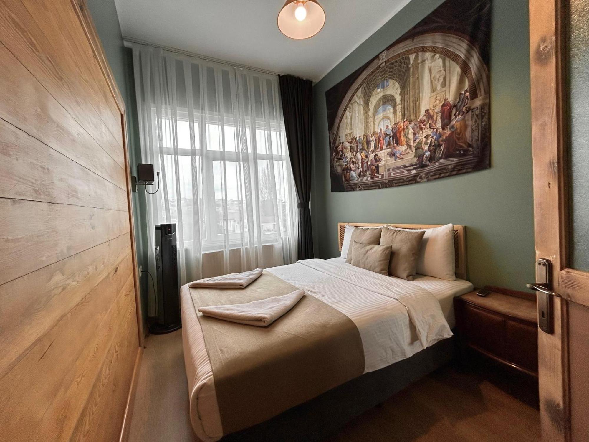 Waterfront Apartment By The Tram - Terrace With Dome & Golden Horn View In Fatih İstanbul Dış mekan fotoğraf