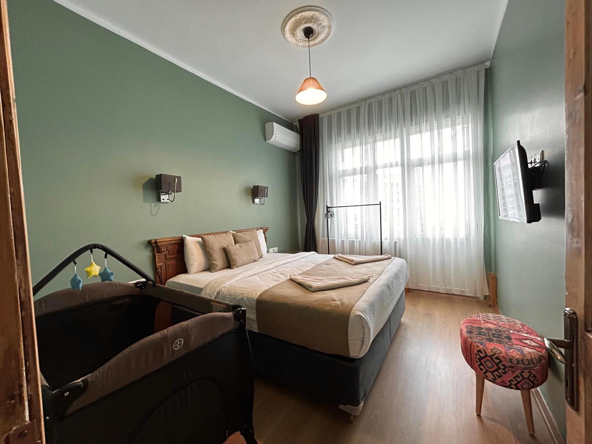 Waterfront Apartment By The Tram - Terrace With Dome & Golden Horn View In Fatih İstanbul Dış mekan fotoğraf
