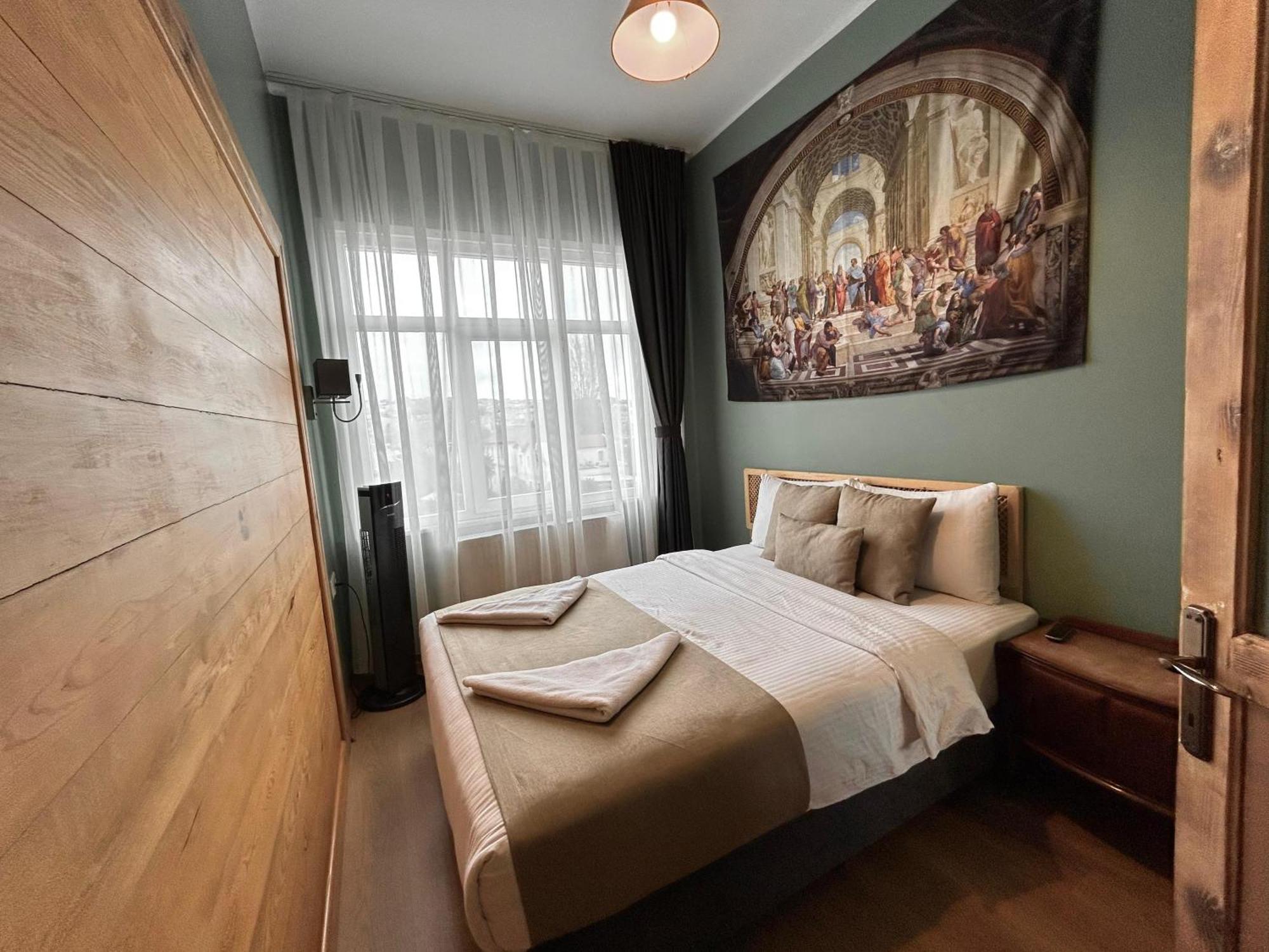 Waterfront Apartment By The Tram - Terrace With Dome & Golden Horn View In Fatih İstanbul Dış mekan fotoğraf