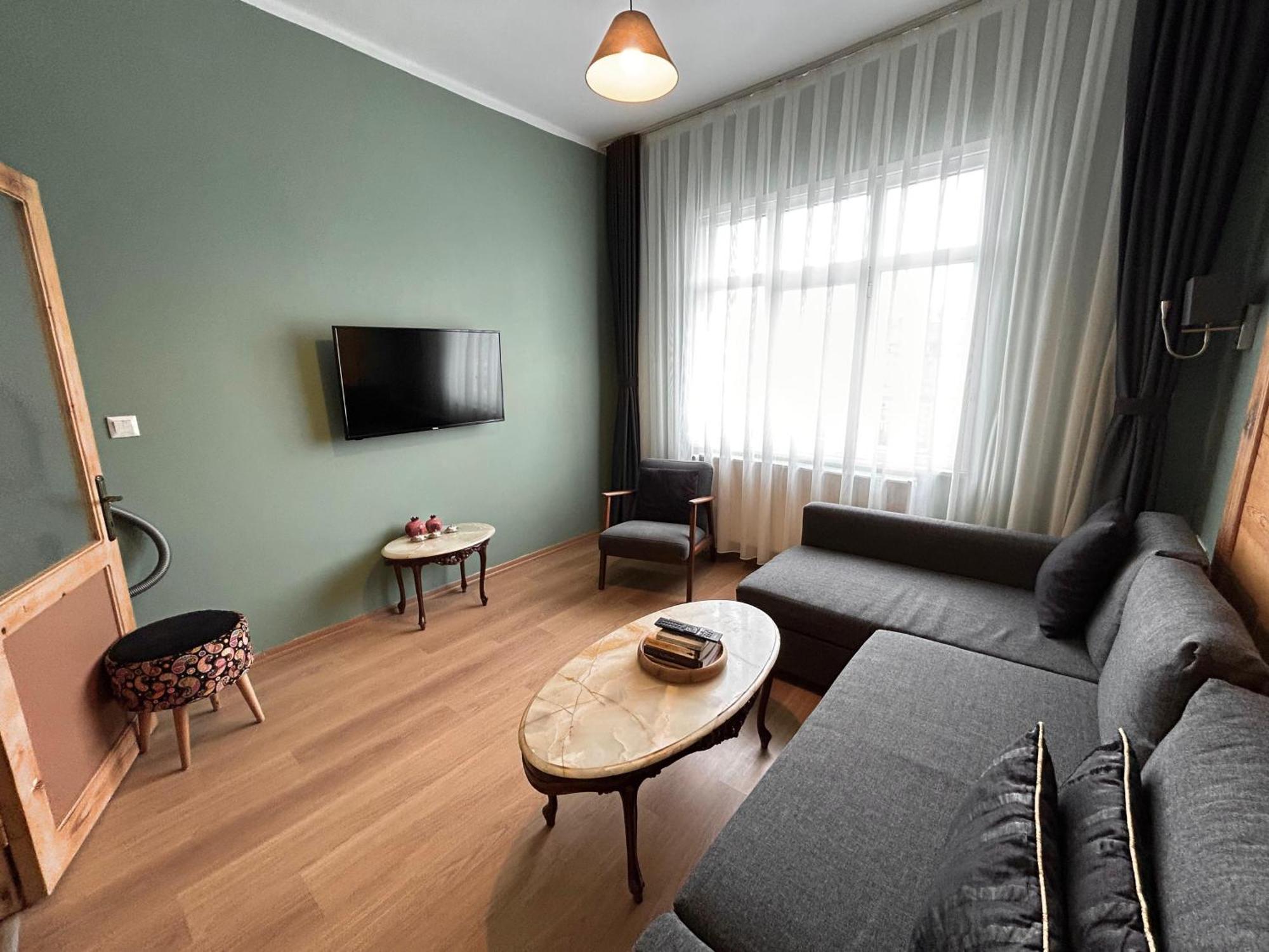 Waterfront Apartment By The Tram - Terrace With Dome & Golden Horn View In Fatih İstanbul Dış mekan fotoğraf