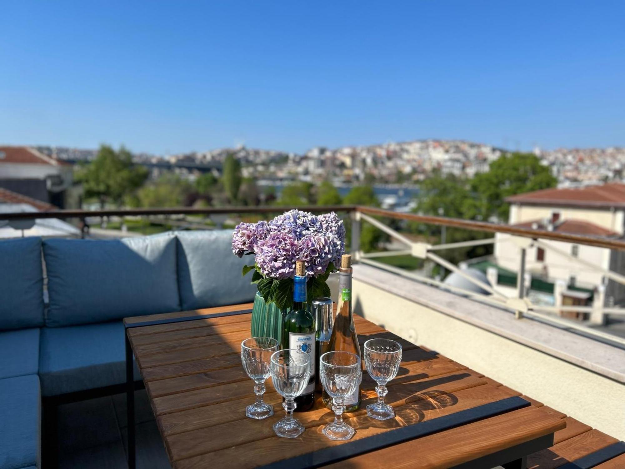 Waterfront Apartment By The Tram - Terrace With Dome & Golden Horn View In Fatih İstanbul Dış mekan fotoğraf